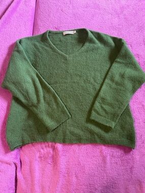 Green V-Neck Women's Sweater - Soft Knit #756